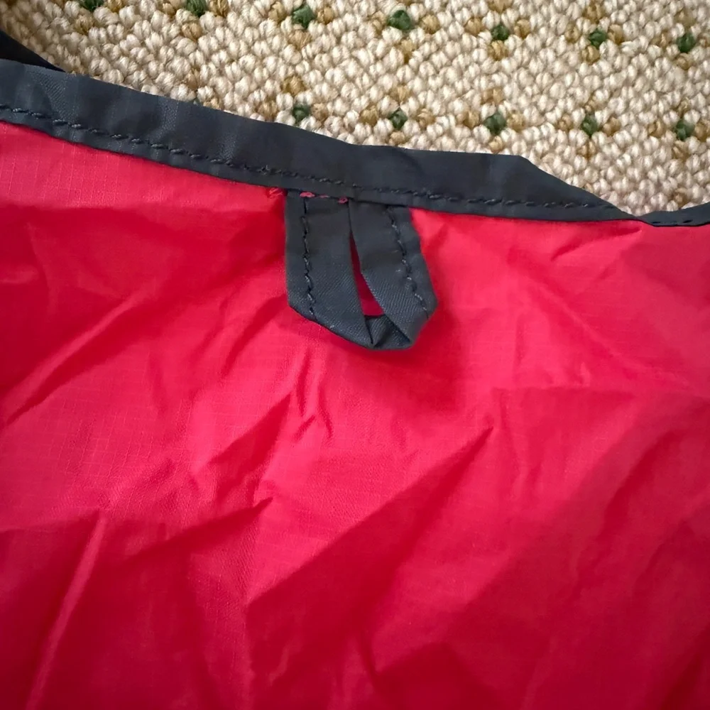 Eddie Bauer Pink and Gray Reusable Sling Bag - Picture 4 of 6